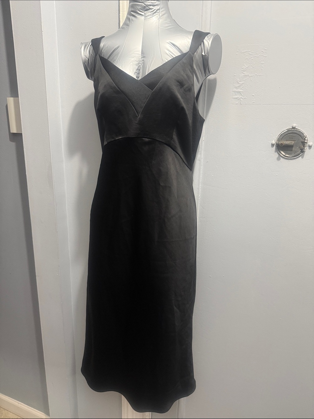 Express Black Midi V-Neck Sleeveless Dress